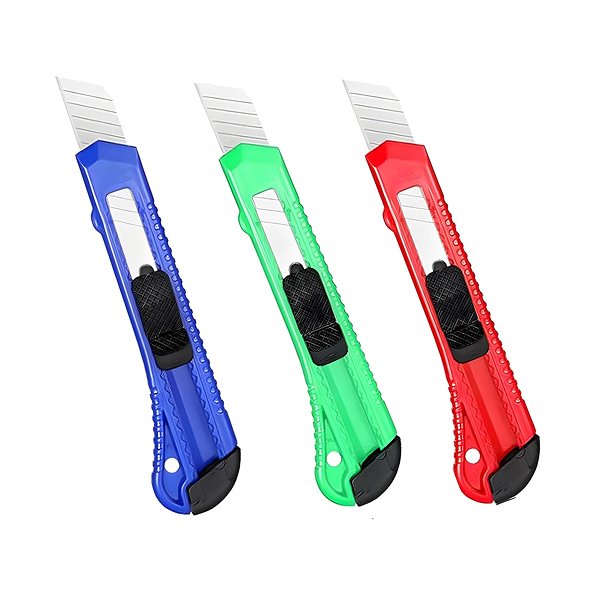 POAKER Utility Knife 18 mm Wide Blade Plastic Cutter Retractable Compact Extended Safe Use for Office Studio Home Arts Crafts Handwork, (PACK OF 4)